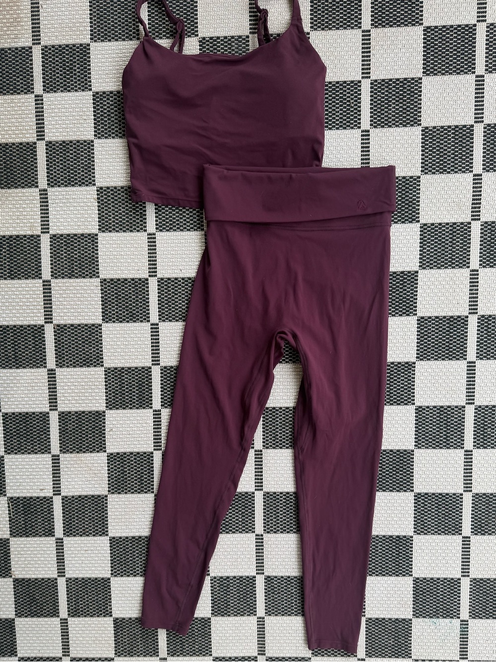 Vitality Cloud II Foldover Leggings and Cropped Bra Tank - Medium